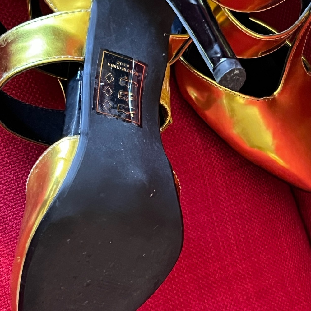 Shoes - Picture 7 of 10